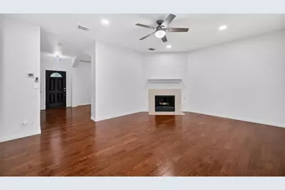 1060 Westbrook Court, Grand Prairie, TX 75052 - Photo 7