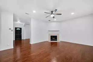 1060 Westbrook Ct, Grand Prairie, TX 75052 - Photo 7
