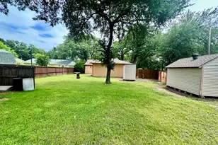 10803 Leota Dr, Dallas, TX 75217 - Photo 33
