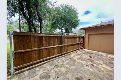 10803 Leota Drive, Dallas, TX 75217 - Photo 5