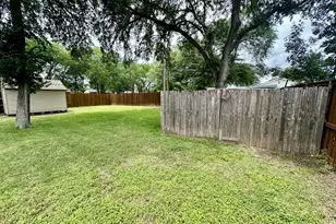 10803 Leota Dr, Dallas, TX 75217 - Photo 35