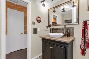 9744 Wisterwood Dr, Dallas, TX 75238 - Photo 17