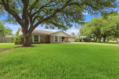 1323 Hemphill Drive, Cleburne, TX 76033 - Photo 3