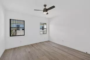 2402 E Overton Rd, Dallas, TX 75216 - Photo 11