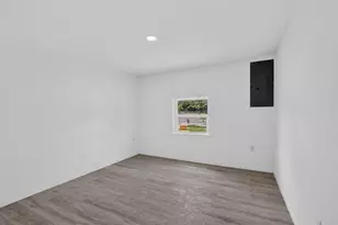 2402 E Overton Rd, Dallas, TX 75216 - Photo 15