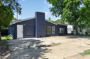 2402 E Overton Rd, Dallas, TX 75216 - Photo 21