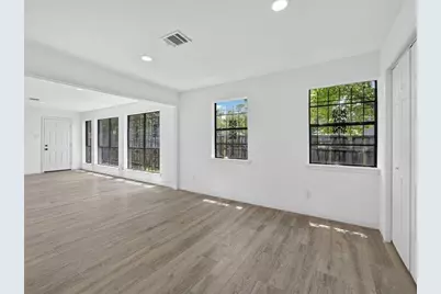 2402 E Overton Road, Dallas, TX 75216 - Photo 17
