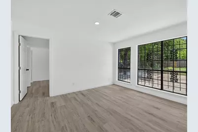 2402 E Overton Road, Dallas, TX 75216 - Photo 7
