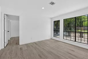 2402 E Overton Rd, Dallas, TX 75216 - Photo 7