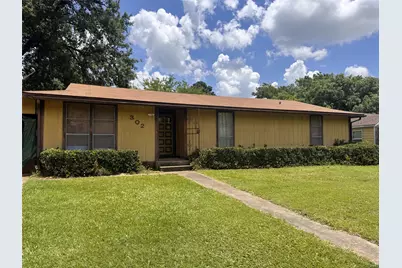 302 N O'Tyson, Mt Pleasant, TX 75455 - Photo 3