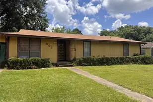 302 N O'Tyson, Mt Pleasant, TX 75455 - Photo 3