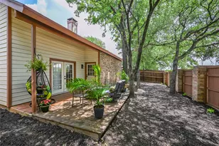 1446 Palmnold Cir W, Fort Worth, TX 76120 - Photo 7