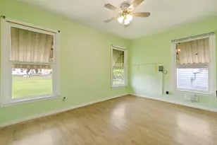 811 Magnolia Dr, Garland, TX 75040 - Photo 9