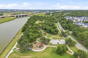 2012 W Lotus Ave, Fort Worth, TX 76111 - Photo 35
