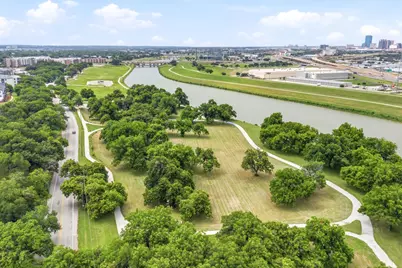 2012 W Lotus Avenue, Fort Worth, TX 76111 - Photo 39