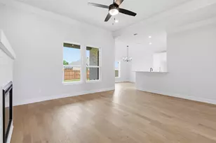 728 Raylan St, Springtown, TX 76082 - Photo 17