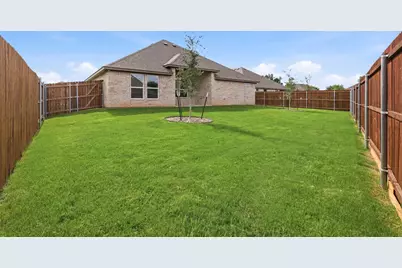 728 Raylan Street, Springtown, TX 76082 - Photo 37