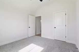 728 Raylan St, Springtown, TX 76082 - Photo 31