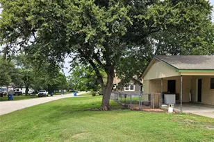 105 N 3rd St, Coolidge, TX 76635 - Photo 5
