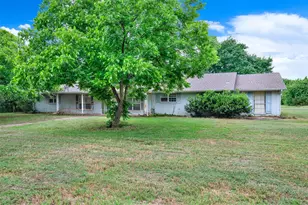 1415 S Joe Wilson Rd, Cedar Hill, TX 75104 - Photo 1