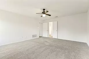 556 Winbridge Ln, Fort Worth, TX 76052 - Photo 13