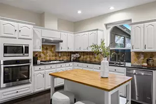 1819 Sandalwood Ln, Grapevine, TX 76051 - Photo 13
