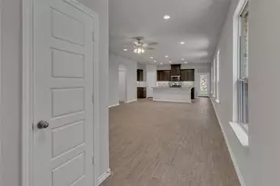 1729 Hazer Ln, Mesquite, TX 75149 - Photo 3