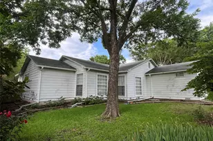 400 Edgefield Dr, Garland, TX 75040 - Photo 3