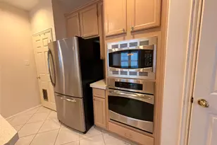 120 Stonecreek Dr, Irving, TX 75063 - Photo 11
