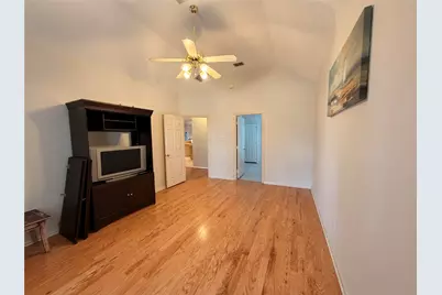 120 Stonecreek Drive, Irving, TX 75063 - Photo 5
