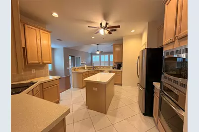 120 Stonecreek Drive, Irving, TX 75063 - Photo 9