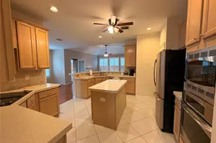 120 Stonecreek Dr, Irving, TX 75063 - Photo 9