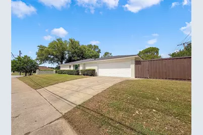 100 W Pleasantview Drive, Hurst, TX 76054 - Photo 7