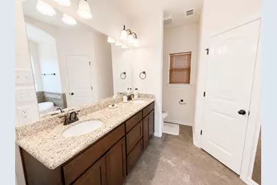 3211 Main Street, Granbury, TX 76049 - Photo 9