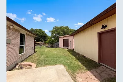 4700 Maryannes Meadow Drive, Fort Worth, TX 76135 - Photo 9
