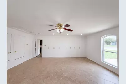 4700 Maryannes Meadow Drive, Fort Worth, TX 76135 - Photo 11