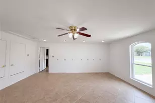 4700 Maryannes Meadow Dr, Fort Worth, TX 76135 - Photo 11
