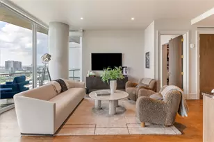 3130 N Harwood, Dallas, TX 75201 - Photo 3