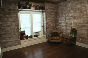 1307 Granbury St, Cleburne, TX 76033 - Photo 1