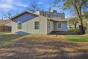 110 Ramsey Ave, Cleburne, TX 76031 - Photo 25