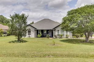 835 Shady Brook Ln, Red Oak, TX 75154 - Photo 1