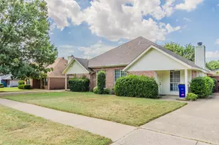2709 Brittany Dr, Euless, TX 76039 - Photo 1