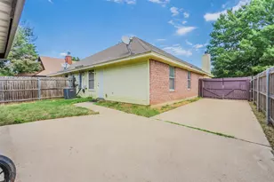 2709 Brittany Dr, Euless, TX 76039 - Photo 23