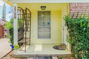 2709 Brittany Dr, Euless, TX 76039 - Photo 3