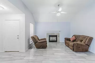 2709 Brittany Drive, Euless, TX 76039 - Photo 9