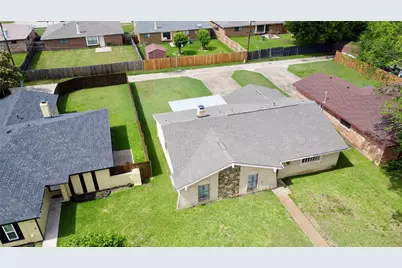 821 Cherry Hills Drive, Lancaster, TX 75134 - Photo 7