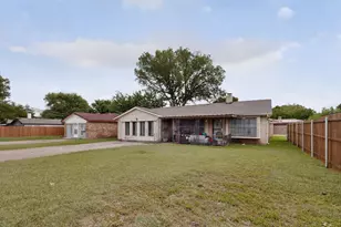 821 Cherry Hills Dr, Lancaster, TX 75134 - Photo 37