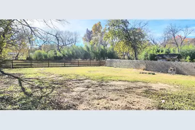 8525 Oak Haven Lane, Dallas, TX 75217 - Photo 17
