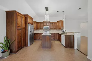 806 Birch Cir, Van Alstyne, TX 75495 - Photo 13