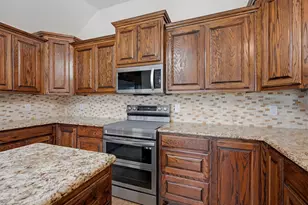 806 Birch Cir, Van Alstyne, TX 75495 - Photo 17